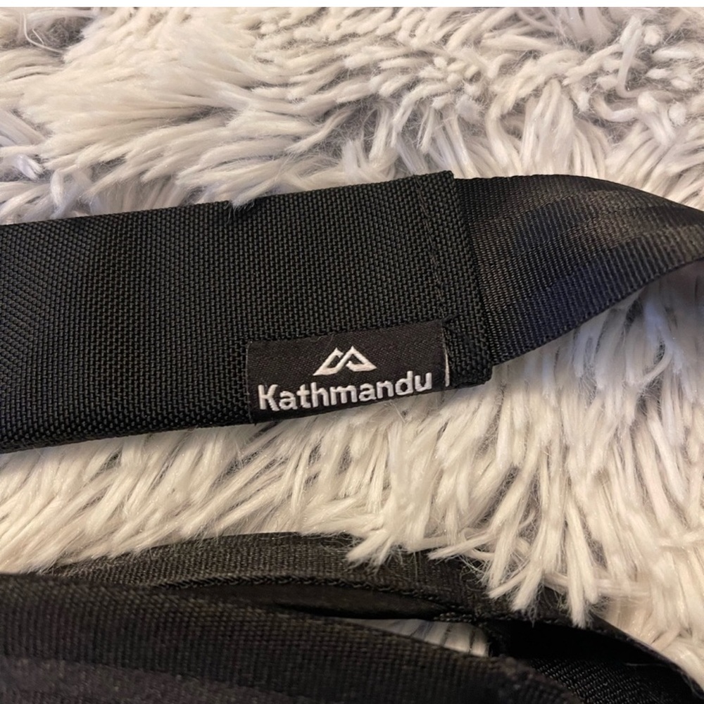 Kathmandu 22L Travel Crossbody Laptop Bag - Picture 4 of 5